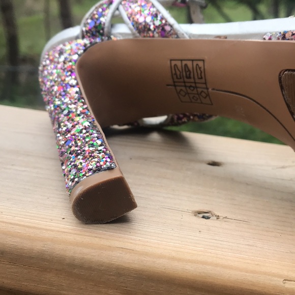 5 inch strappy sandals - Picture 2 of 4